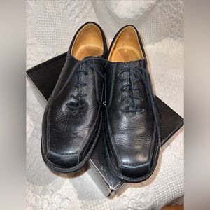 Men’s dress shoes size 11